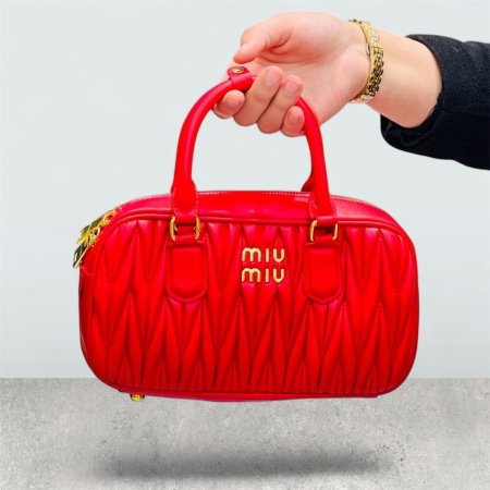 حقيبة ميو ميو ستاتي