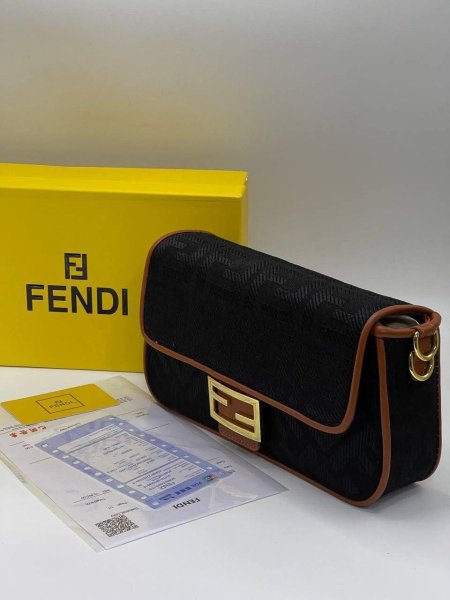 حقيبة فيندي ستاتي