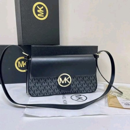 حقيبة مايكل كورس ستاتي