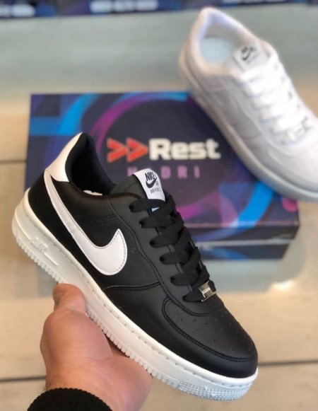 حذاء نايك رياضي