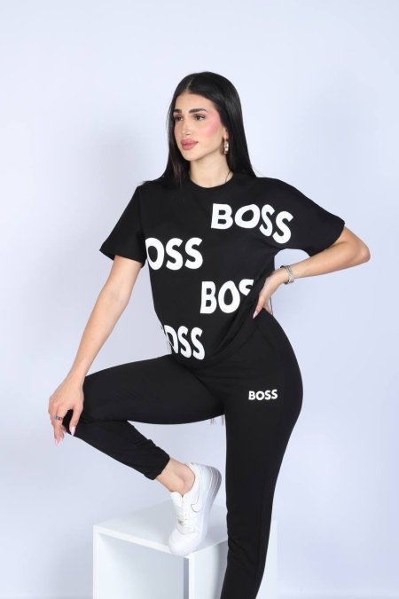 طقم نسائي رياضي