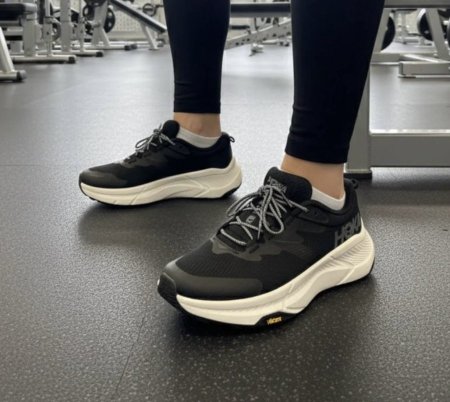 حذاء Hoka الرياضي